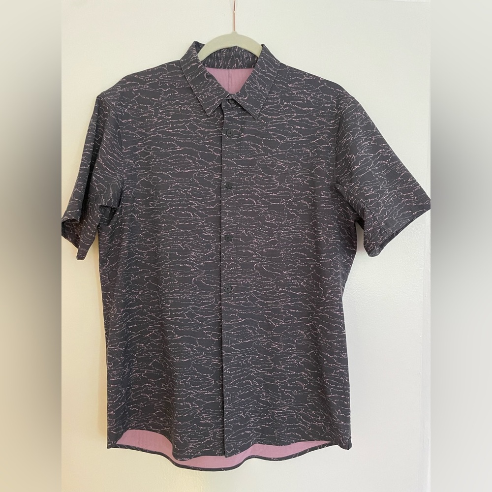 Lululemon Button Up Short Sleeve Shirt | Size Medium